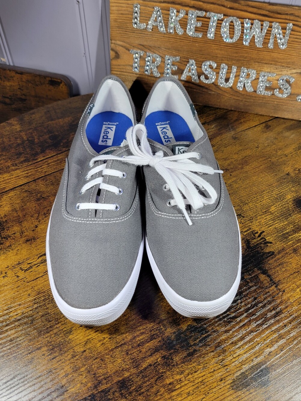 Keds women’s size 9 Canvas Sneakers in Gray with White Soles